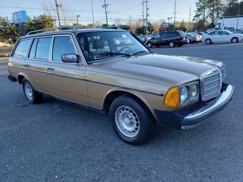 1983 Mercedes-Benz E Class 300 TD Wagon Data, Info and Specs