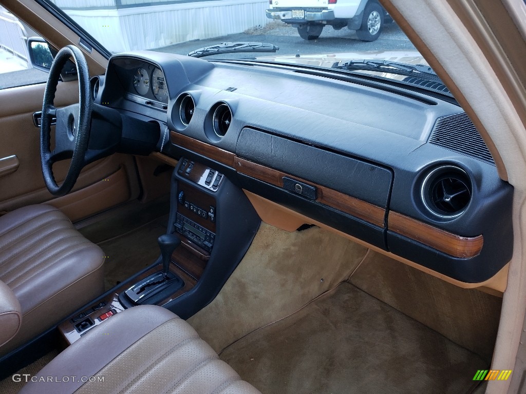 1983 Mercedes-Benz E Class 300 D Sedan Dashboard Photos