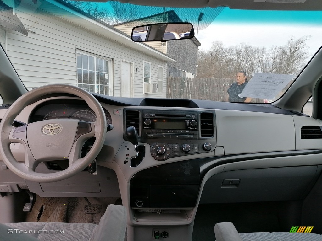 2011 Sienna V6 - South Pacific Blue Pearl / Bisque photo #10