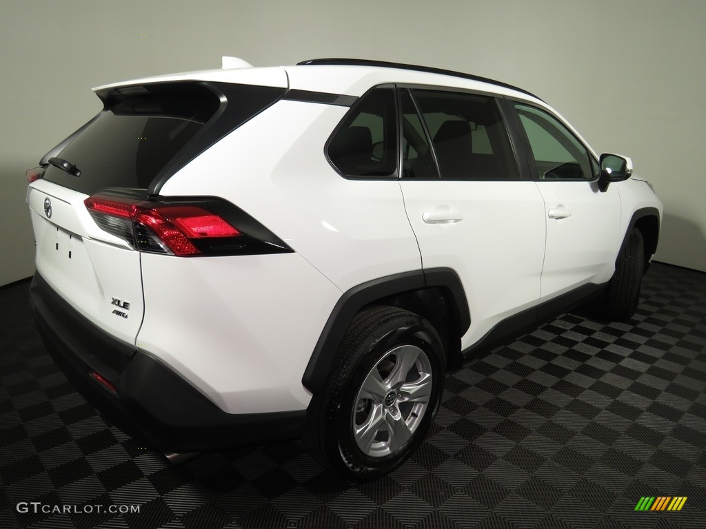 2020 RAV4 XLE AWD - Super White / Light Gray photo #15