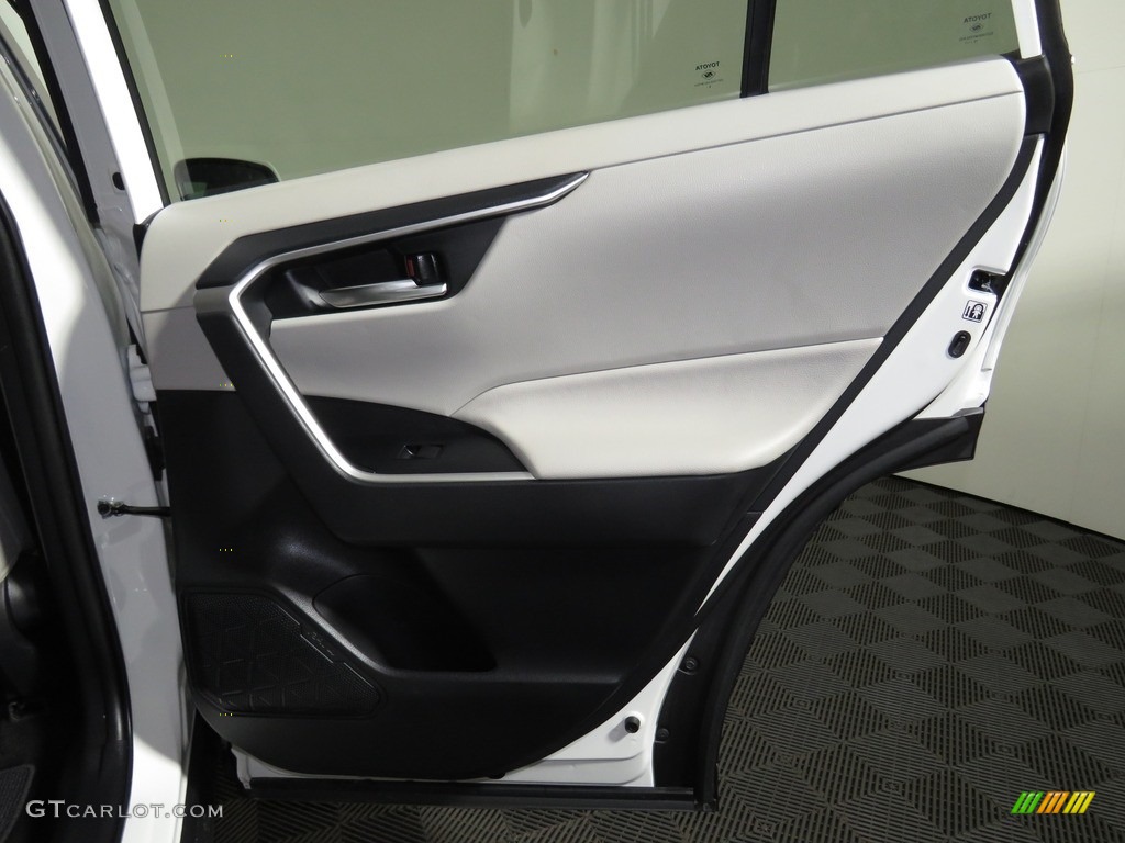 2020 RAV4 XLE AWD - Super White / Light Gray photo #23
