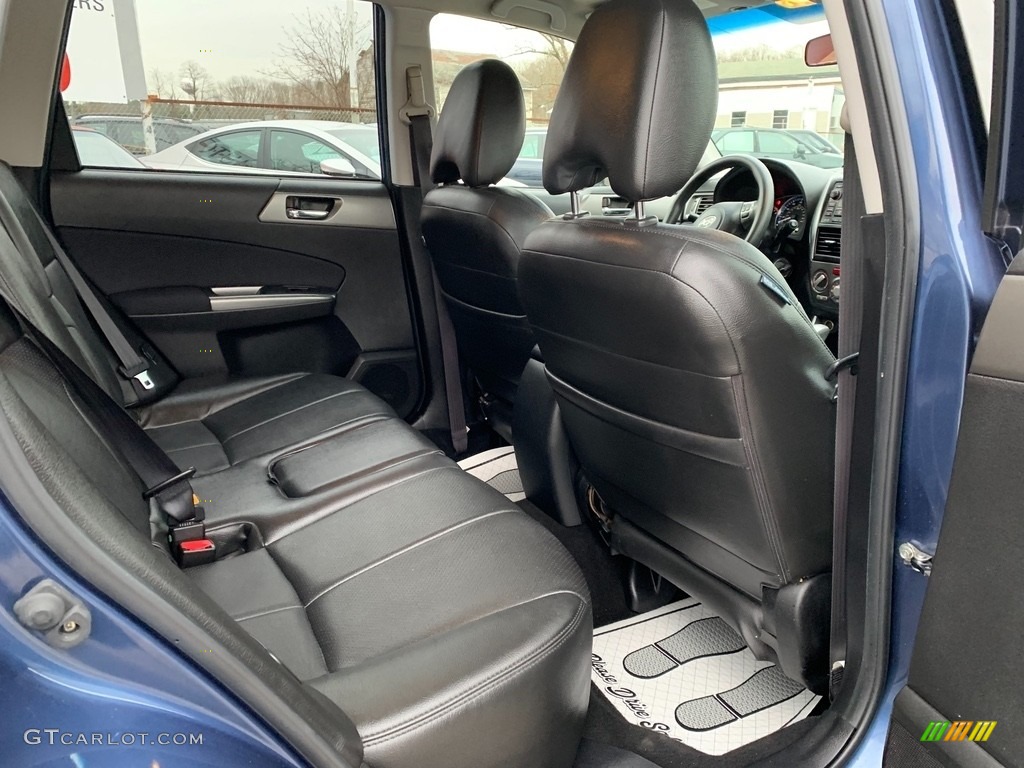 2011 Forester 2.5 X Premium - Marine Blue Metallic / Platinum photo #12