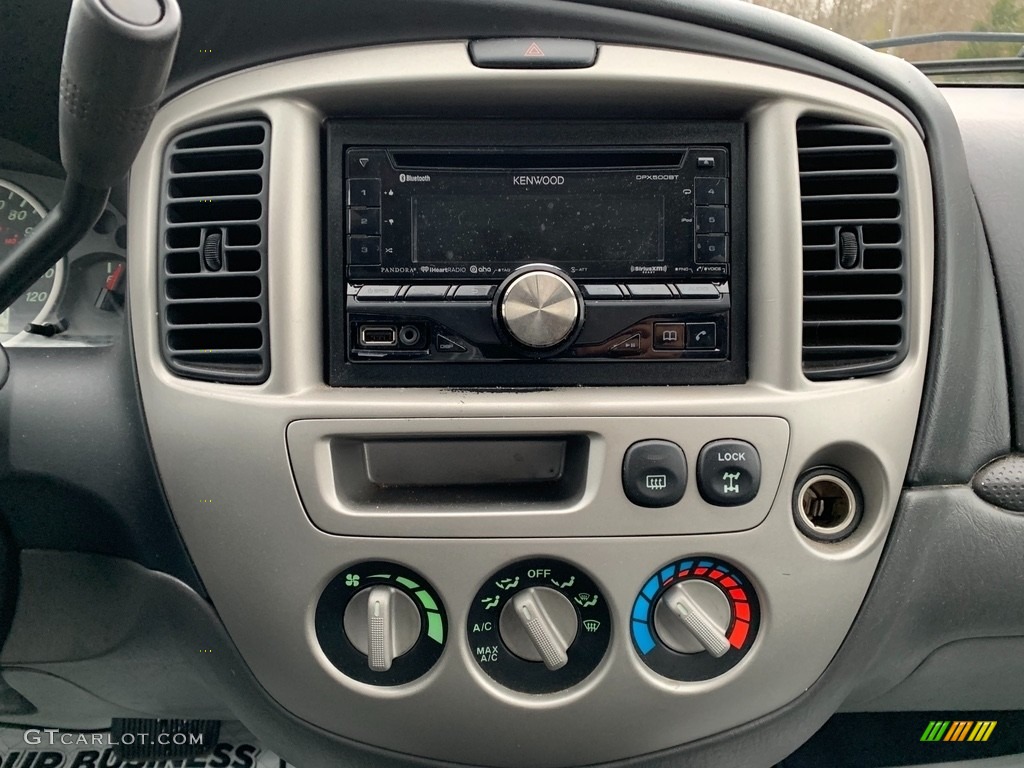 2004 Mazda Tribute ES V6 4WD Controls Photo #138763545