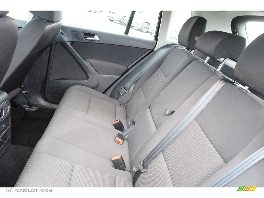 2018 Volkswagen Tiguan Limited 2.0T Rear Seat Photos