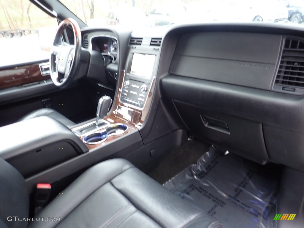 2016 Lincoln Navigator L Select 4x4 Dashboard Photos