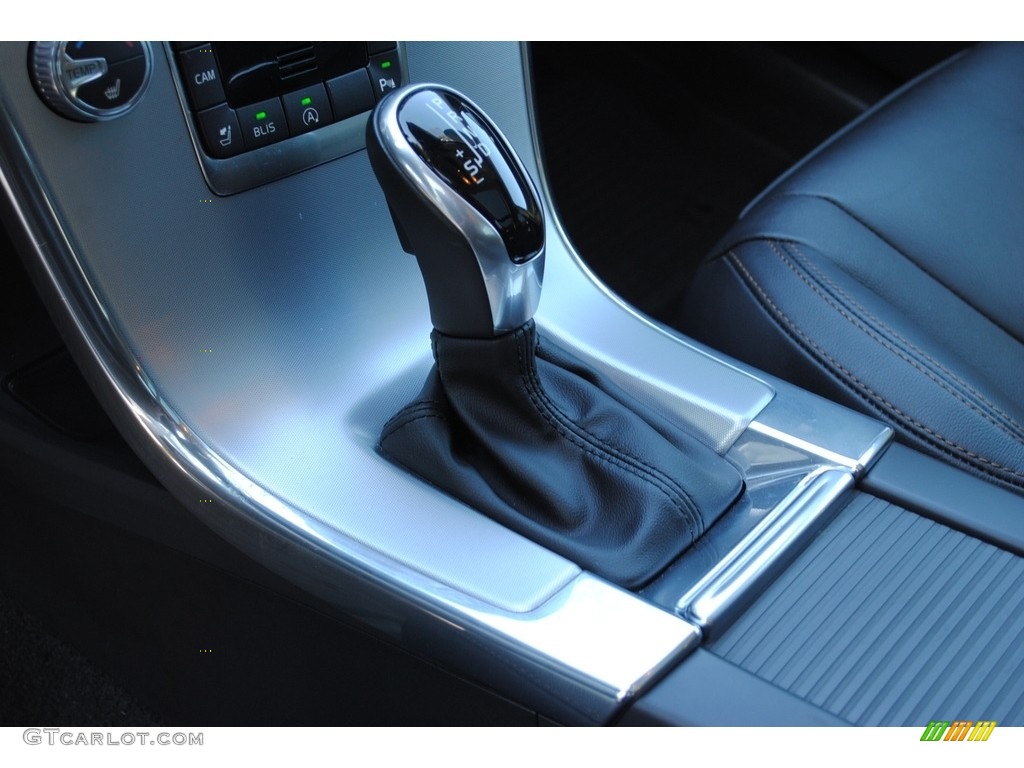 2017 Volvo XC60 T5 Dynamic Transmission Photos