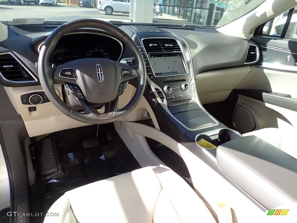 2017 Lincoln MKX Select AWD Cappuccino Dashboard Photo #138764682
