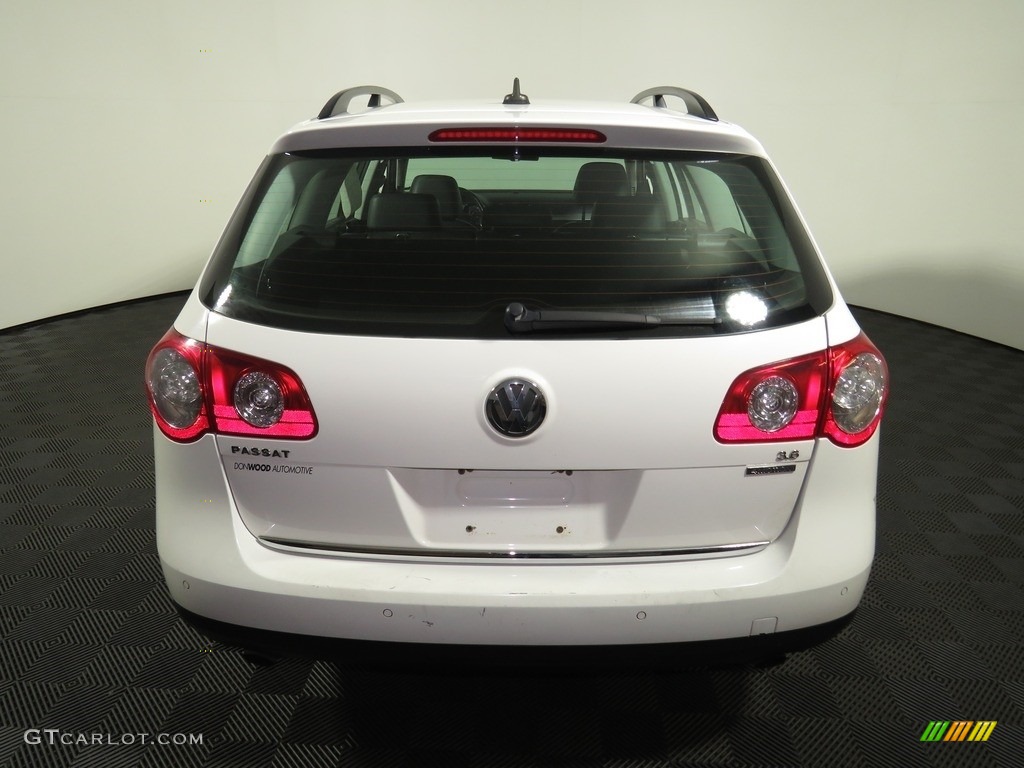 2008 Passat VR6 4Motion Wagon - Candy White / Black photo #11