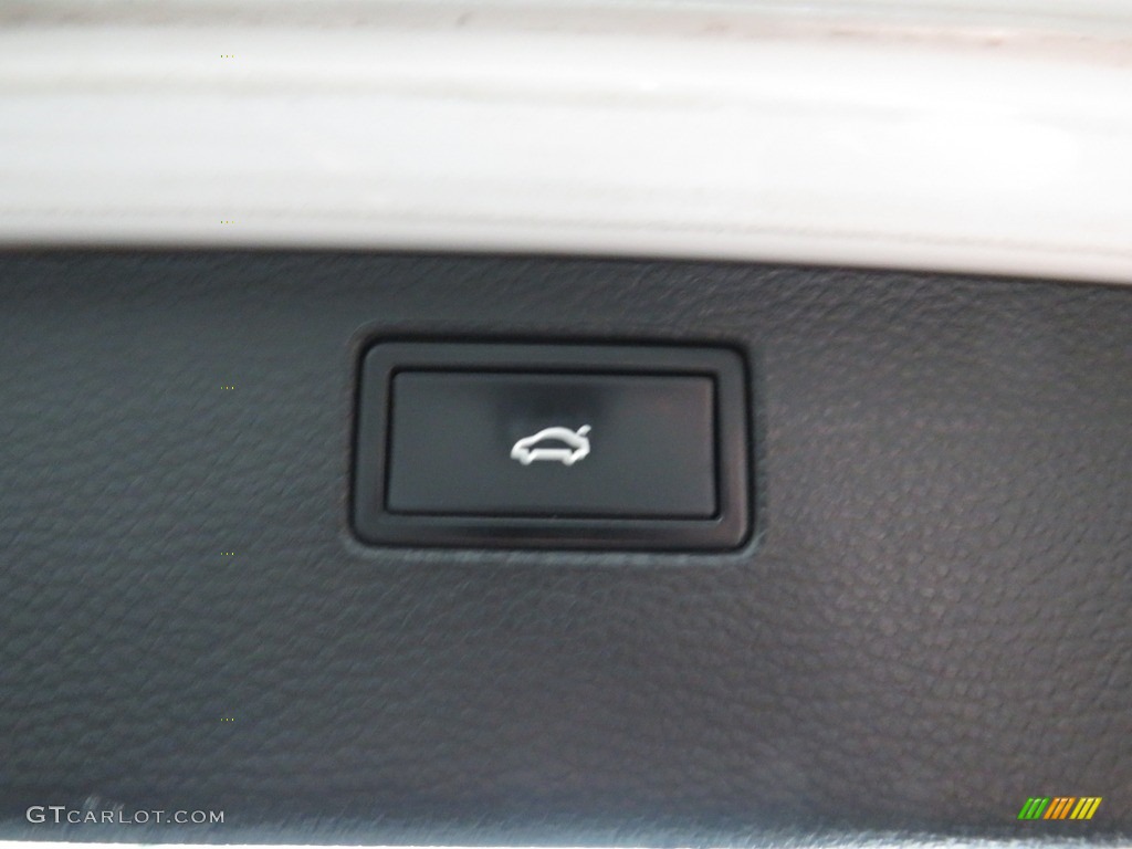 2008 Passat VR6 4Motion Wagon - Candy White / Black photo #14