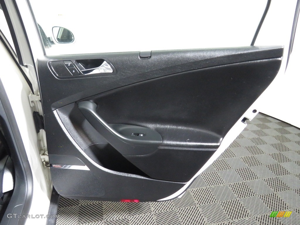 2008 Volkswagen Passat VR6 4Motion Wagon Black Door Panel Photo #138766123