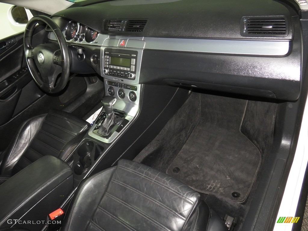 2008 Volkswagen Passat VR6 4Motion Wagon Black Dashboard Photo #138766167