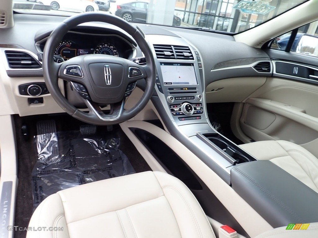 2017 Lincoln MKZ Select AWD Front Seat Photo #138767641