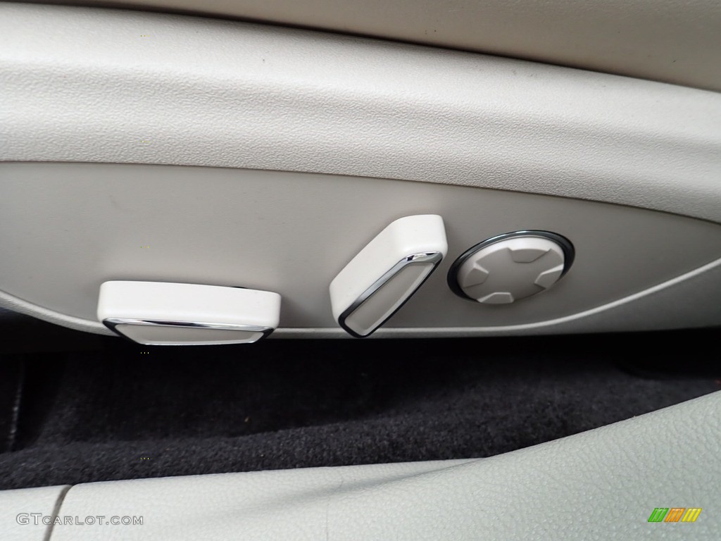 2017 Lincoln MKZ Select AWD Front Seat Photo #138767664