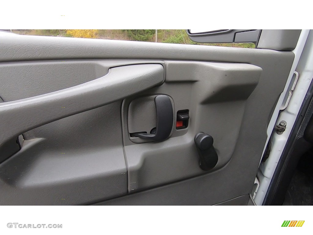 2011 Express 1500 Work Van - Summit White / Medium Pewter photo #12