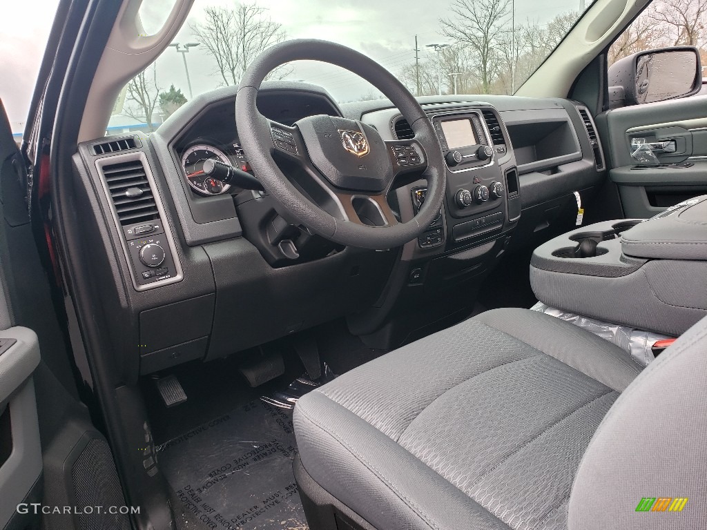 2019 1500 Classic Express Regular Cab 4x4 - Diamond Black Crystal Pearl / Black/Diesel Gray photo #6