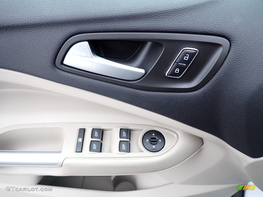 2016 Escape SE - White Platinum Metallic / Charcoal Black photo #14