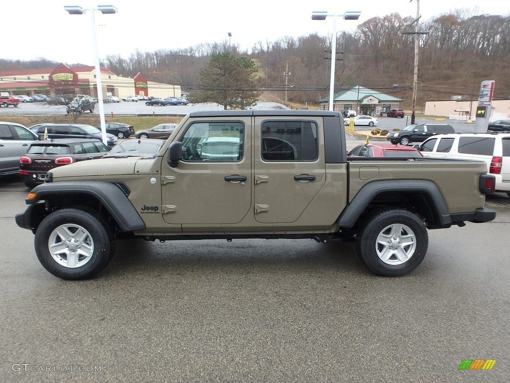 2020 Gladiator Sport 4x4 - Gator / Black photo #2