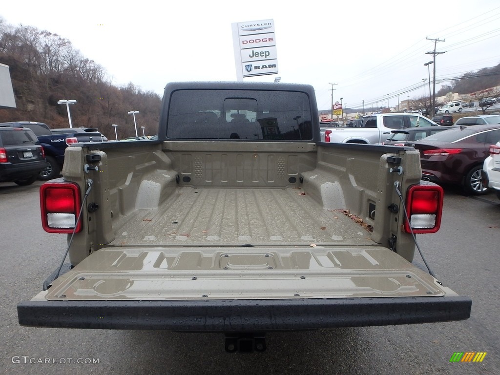 2020 Gladiator Sport 4x4 - Gator / Black photo #5