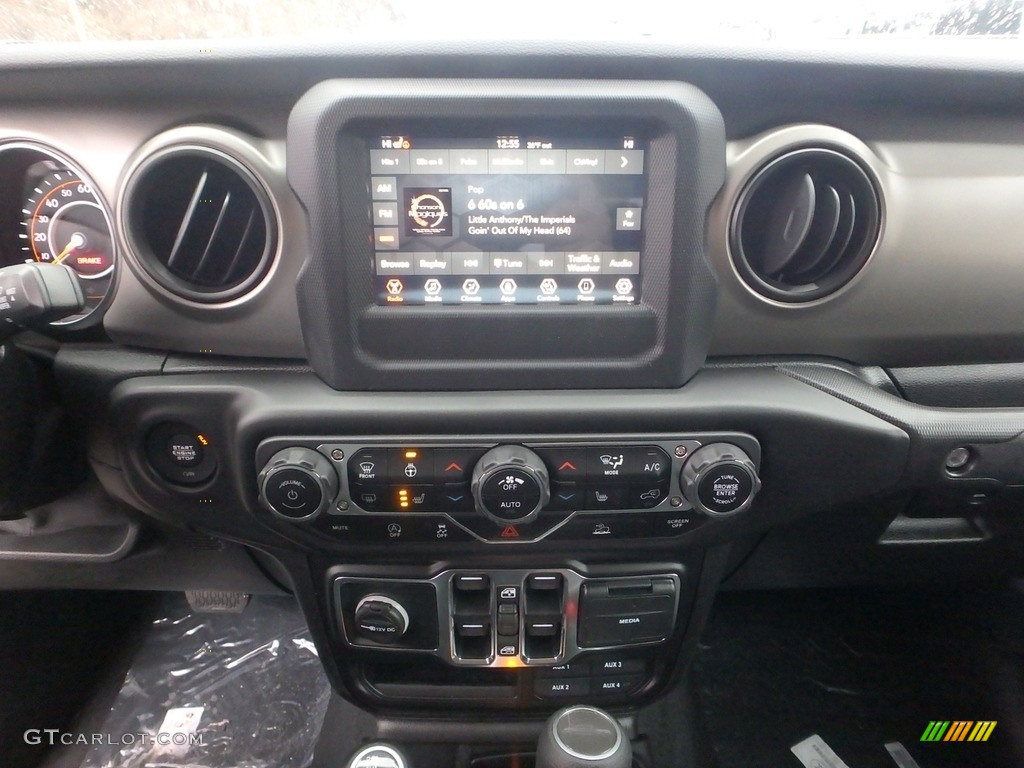 2020 Gladiator Sport 4x4 - Gator / Black photo #17