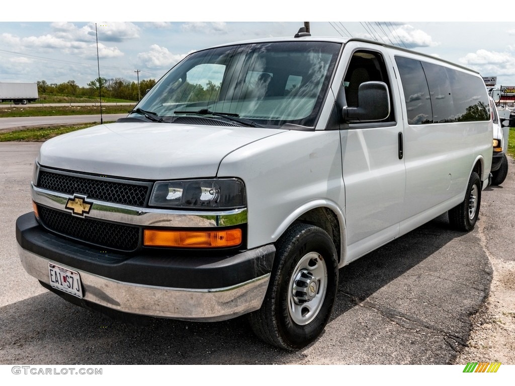 2016 Chevrolet Express 3500 Passenger LT Exterior Photos