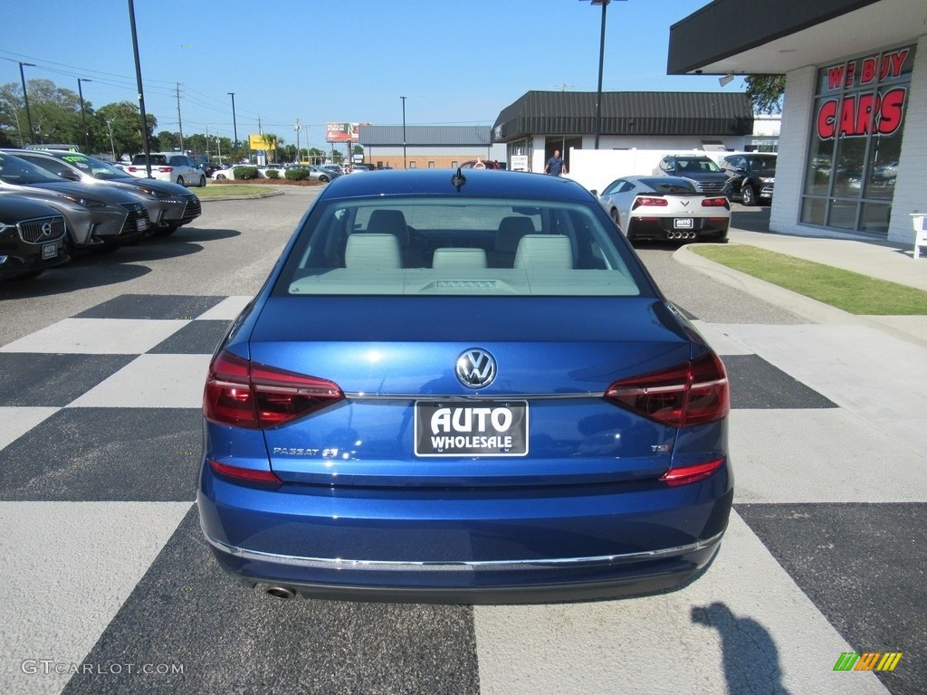 2017 Passat SE Sedan - Reef Blue Metallic / Moonrock Gray photo #4