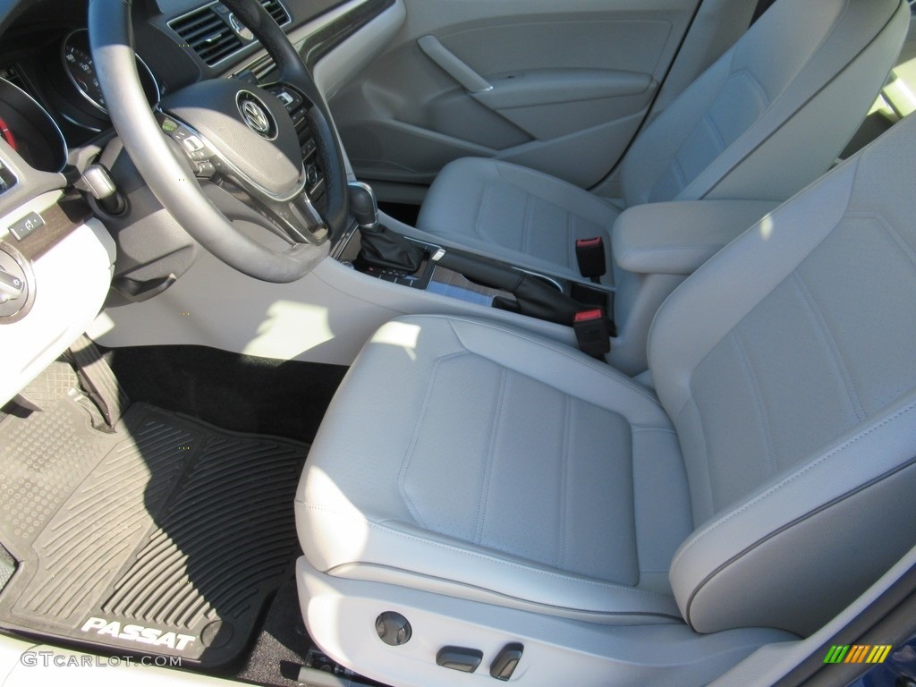 2017 Passat SE Sedan - Reef Blue Metallic / Moonrock Gray photo #10
