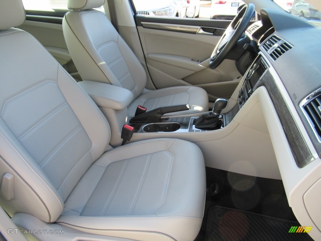 2017 Passat SE Sedan - Reef Blue Metallic / Moonrock Gray photo #13