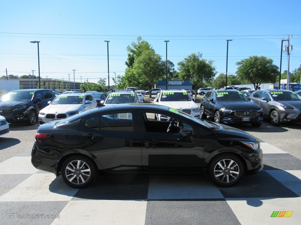 2020 Versa SV - Super Black / Graphite photo #3