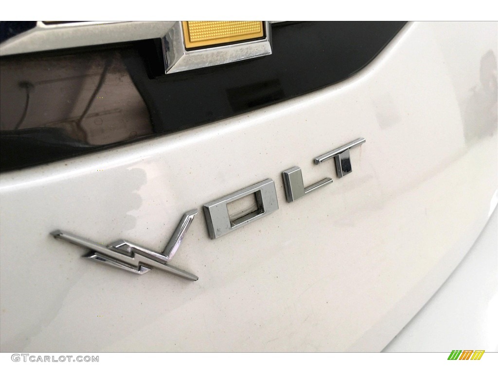 2017 Chevrolet Volt LT Marks and Logos Photos