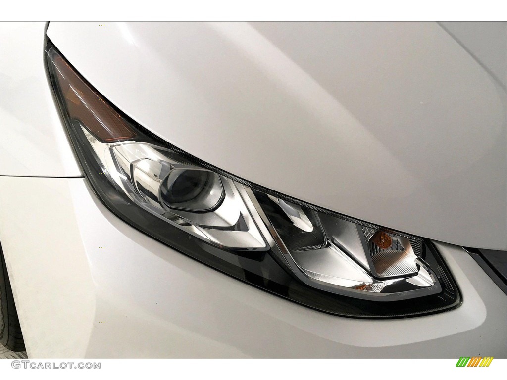 2017 Volt LT - Iridescent Pearl Tricoat / Jet Black/Jet Black photo #26