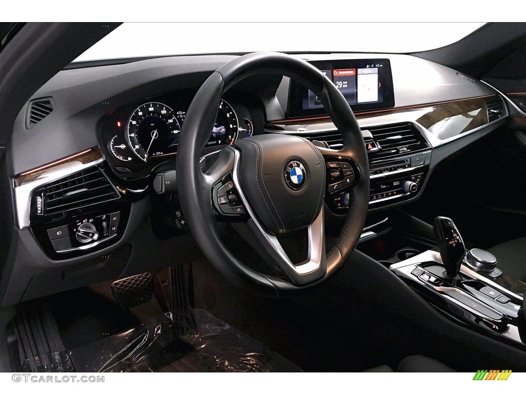 2017 5 Series 530i Sedan - Jet Black / Black photo #21