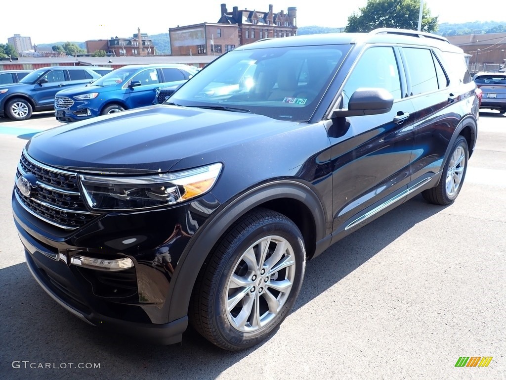 2020 Explorer XLT 4WD - Agate Black Metallic / Sandstone photo #5