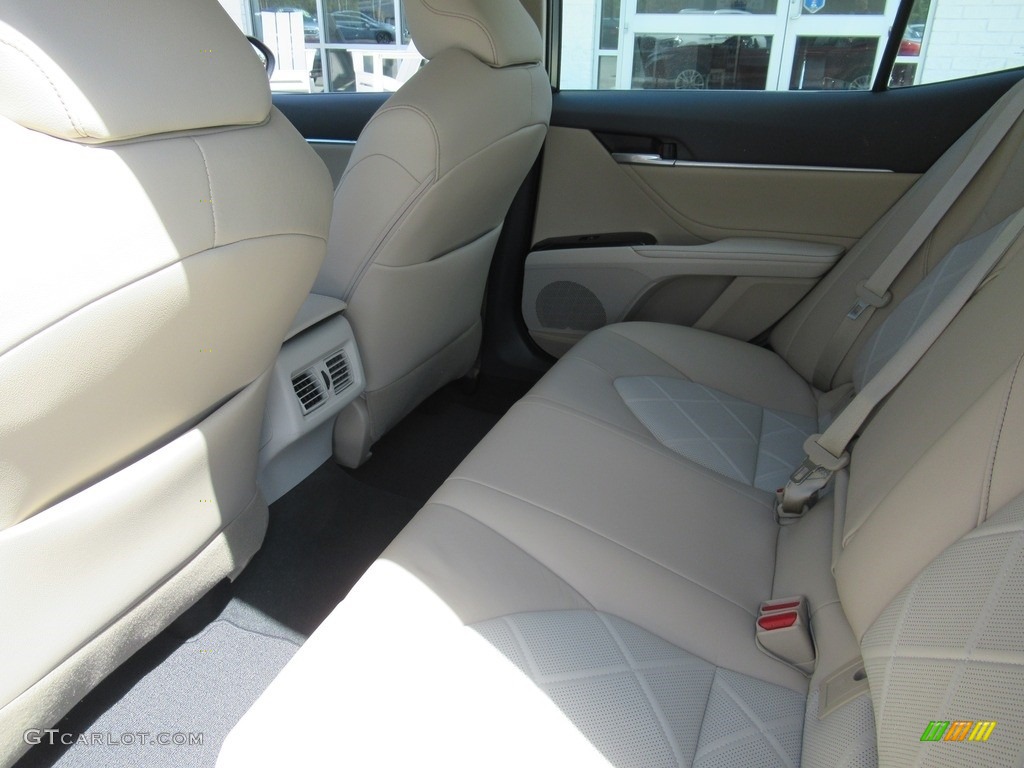 2018 Camry XLE - Ruby Flare Pearl / Macadamia photo #11