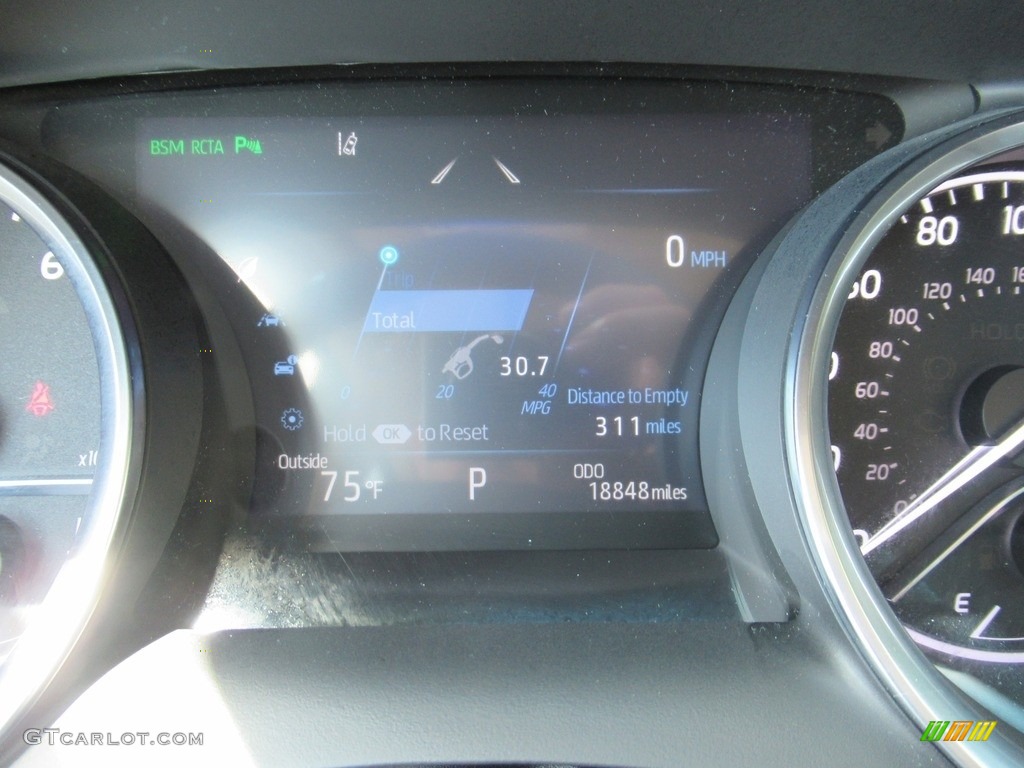 2018 Camry XLE - Ruby Flare Pearl / Macadamia photo #16