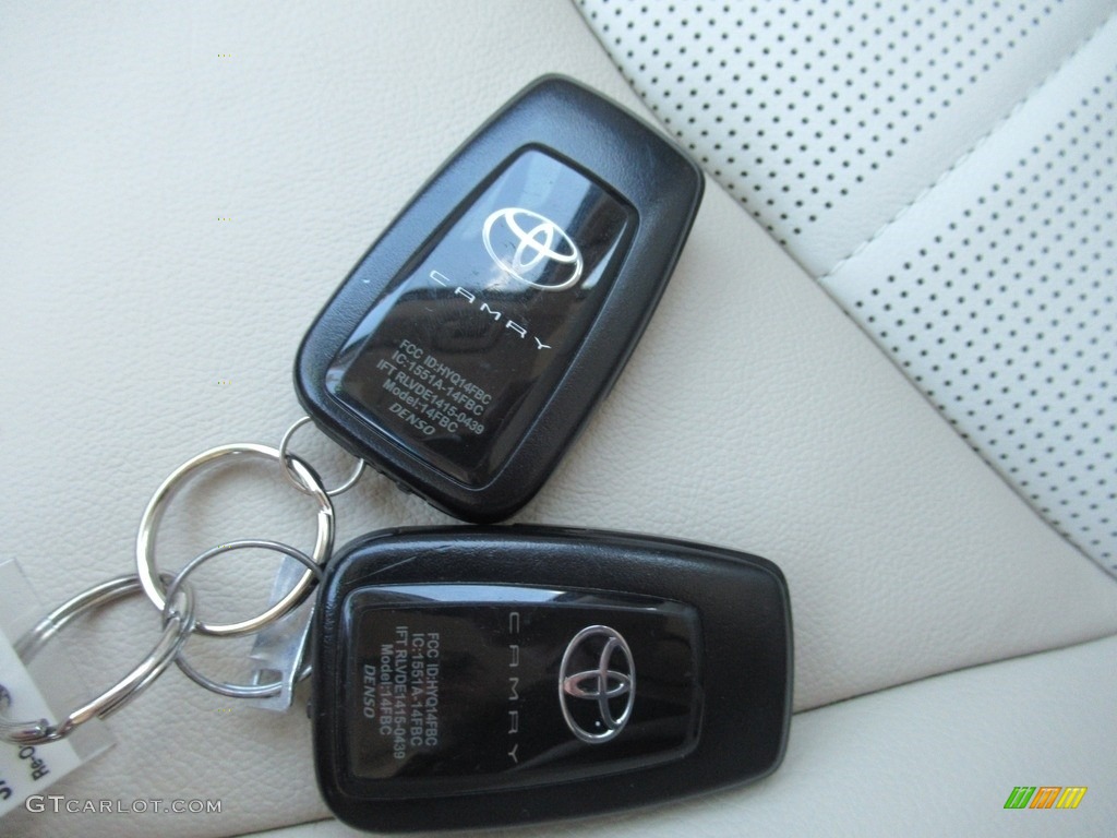 2018 Camry XLE - Ruby Flare Pearl / Macadamia photo #20