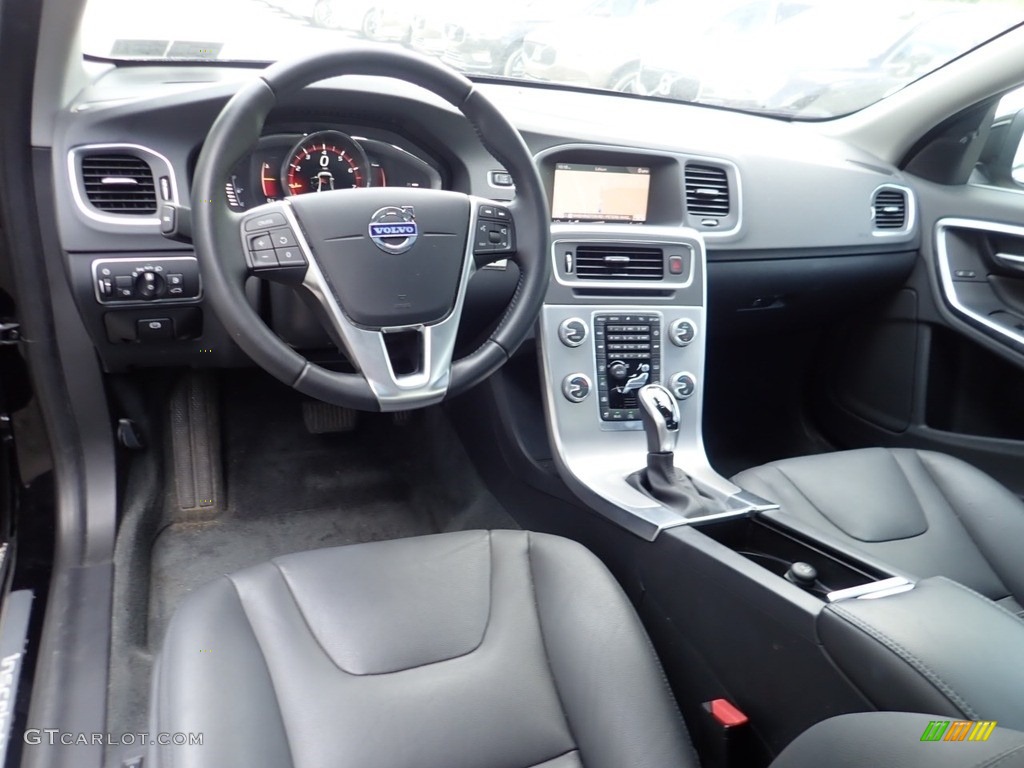 Off Black Interior 2017 Volvo S60 T5 AWD Photo #138805422