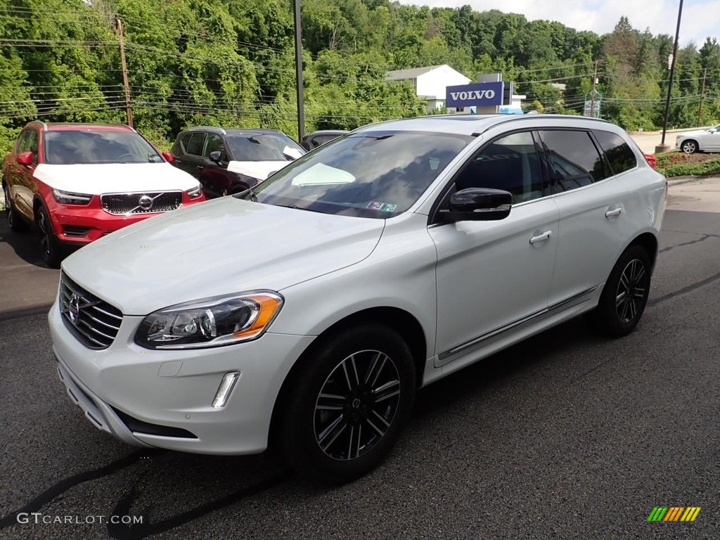 Ice White 2017 Volvo XC60 T5 Dynamic Exterior Photo #138805811