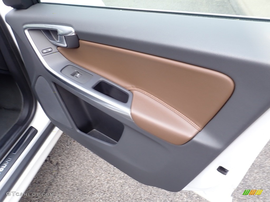 2017 Volvo XC60 T5 Dynamic Hazel Brown/Off Black Door Panel Photo #138805935