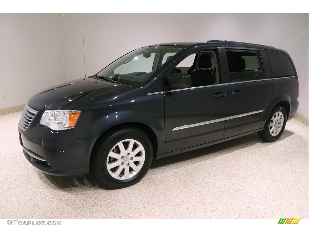 2014 Town & Country Touring - Maximum Steel Metallic / Black/Light Graystone photo #3