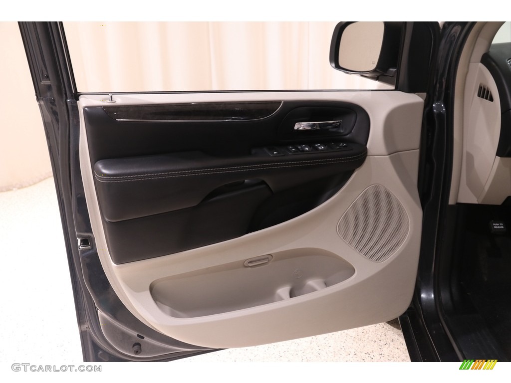 2014 Town & Country Touring - Maximum Steel Metallic / Black/Light Graystone photo #4