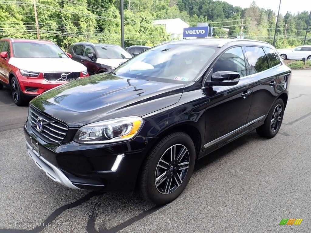 Onyx Black Metallic 2017 Volvo XC60 T5 Dynamic Exterior Photo #138807029