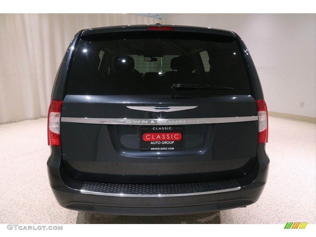 2014 Town & Country Touring - Maximum Steel Metallic / Black/Light Graystone photo #22