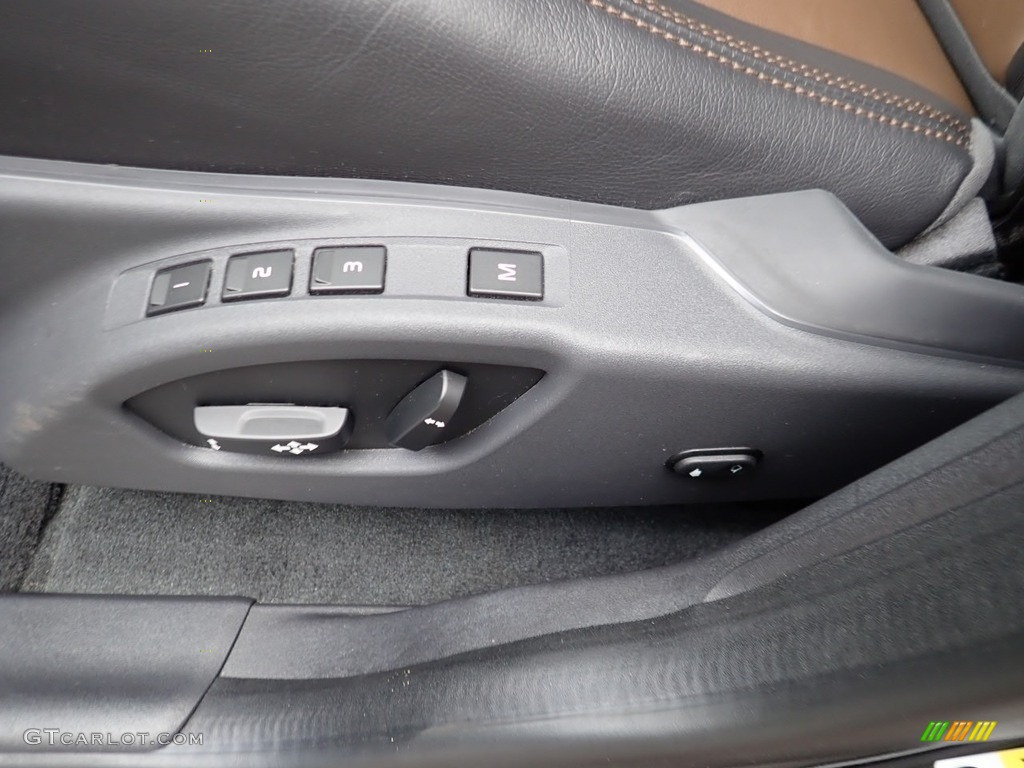 Hazel Brown/Off Black Interior 2017 Volvo XC60 T5 Dynamic Photo #138807302