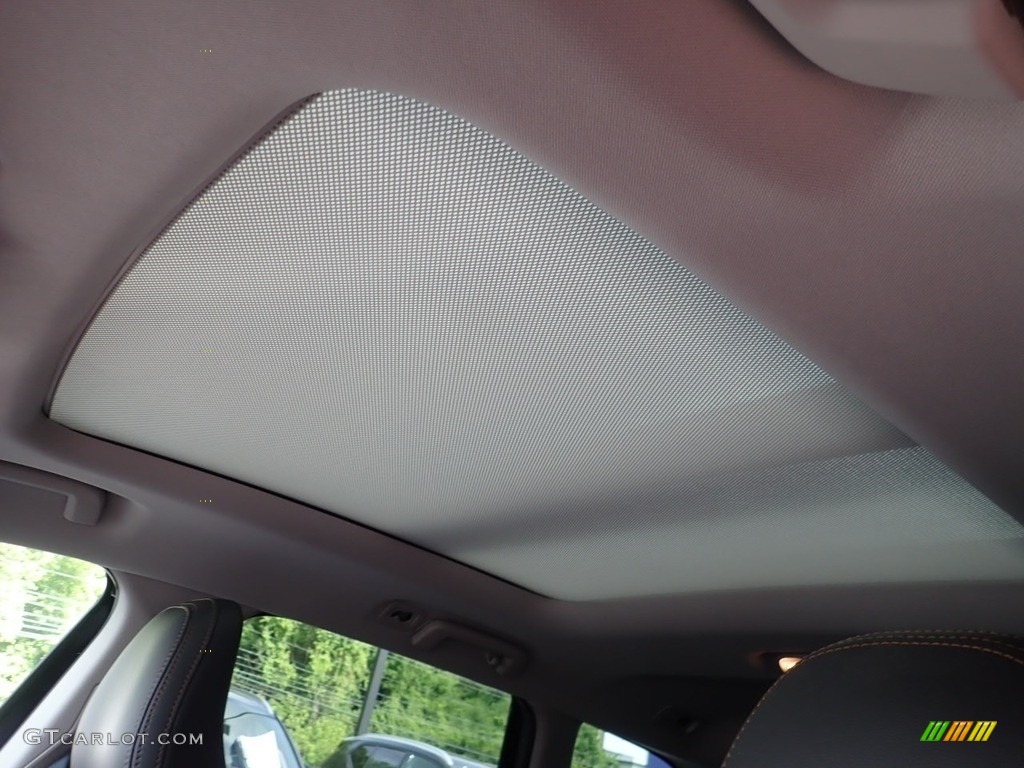 2017 Volvo XC60 T5 Dynamic Sunroof Photos