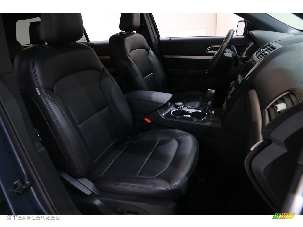 2019 Explorer XLT 4WD - Blue Metallic / Medium Black photo #18