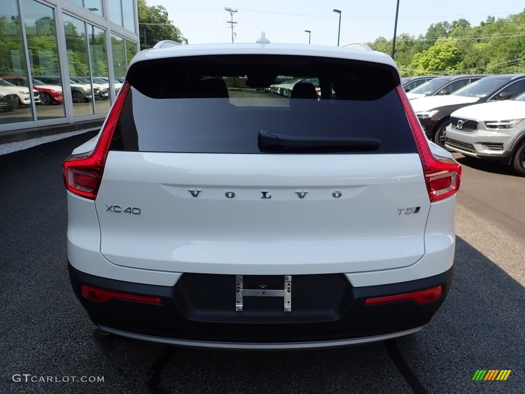 2020 XC40 T5 Momentum AWD - Ice White / Charcoal photo #3