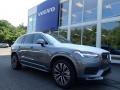 Front 3/4 View of 2020 XC90 T6 AWD Momentum