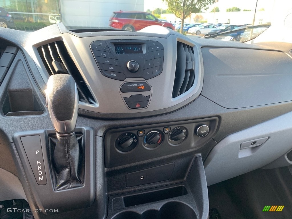 2019 Transit Van 250 LR Regular - Oxford White / Charcoal black photo #8