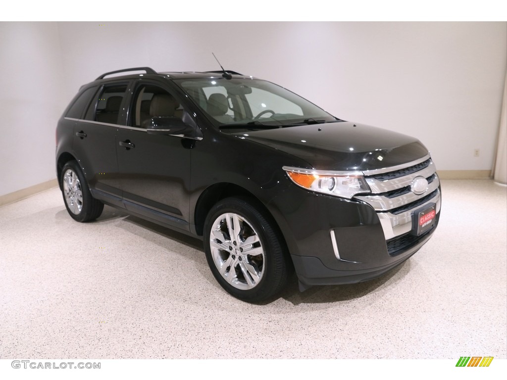 Tuxedo Black Metallic Ford Edge