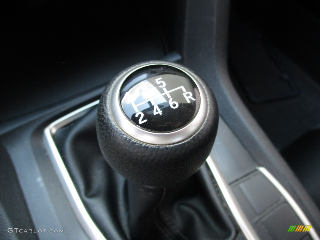 2017 Honda Civic LX Sedan 6 Speed Manual Transmission Photo #138820394